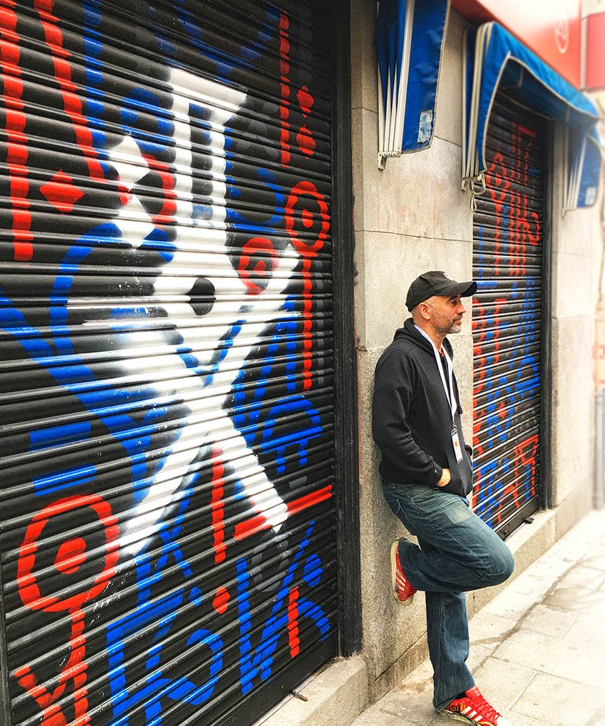 Graffiti en Pinta Malasaña, pintamos 3 puertas metalicas junto a otros artistas..